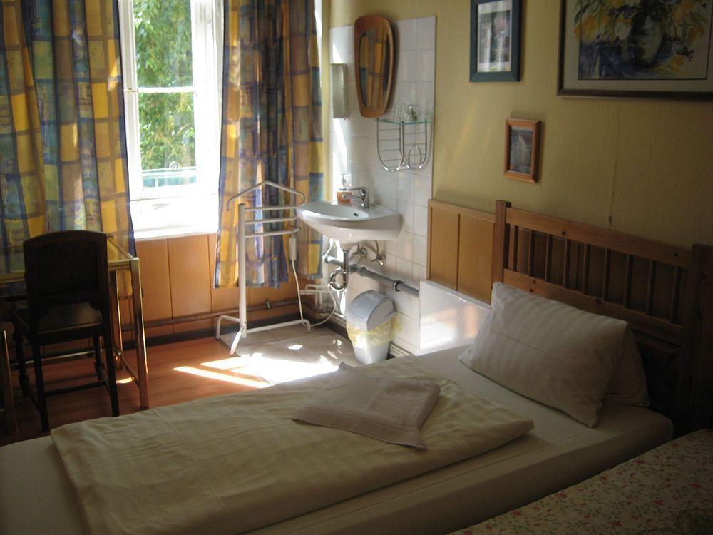 Hotel Pension Waizenegger Am Kurfuerstendamm Berlin Luaran gambar