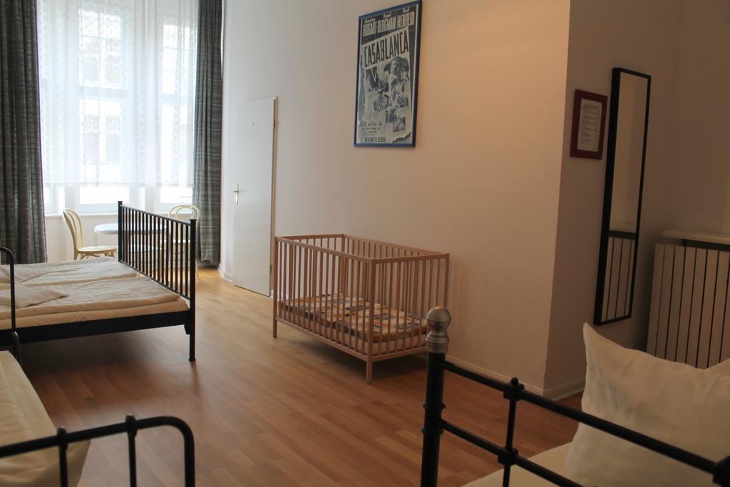 Hotel Pension Waizenegger Am Kurfuerstendamm Berlin Luaran gambar