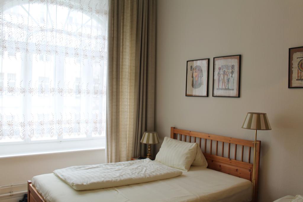 Hotel Pension Waizenegger Am Kurfuerstendamm Berlin Luaran gambar