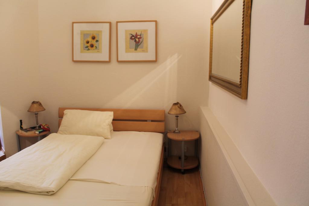 Hotel Pension Waizenegger Am Kurfuerstendamm Berlin Luaran gambar