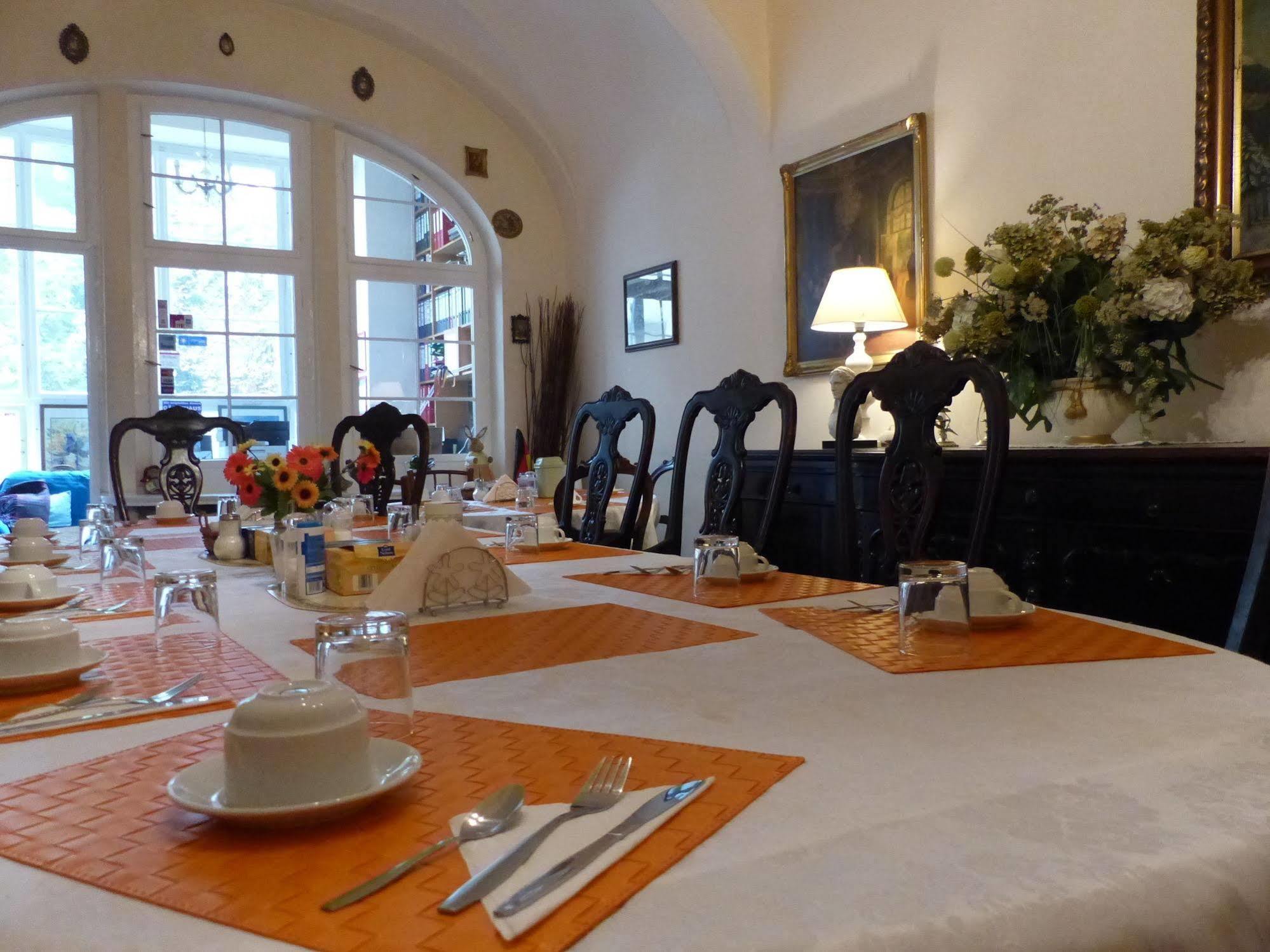 Hotel Pension Waizenegger Am Kurfuerstendamm Berlin Luaran gambar