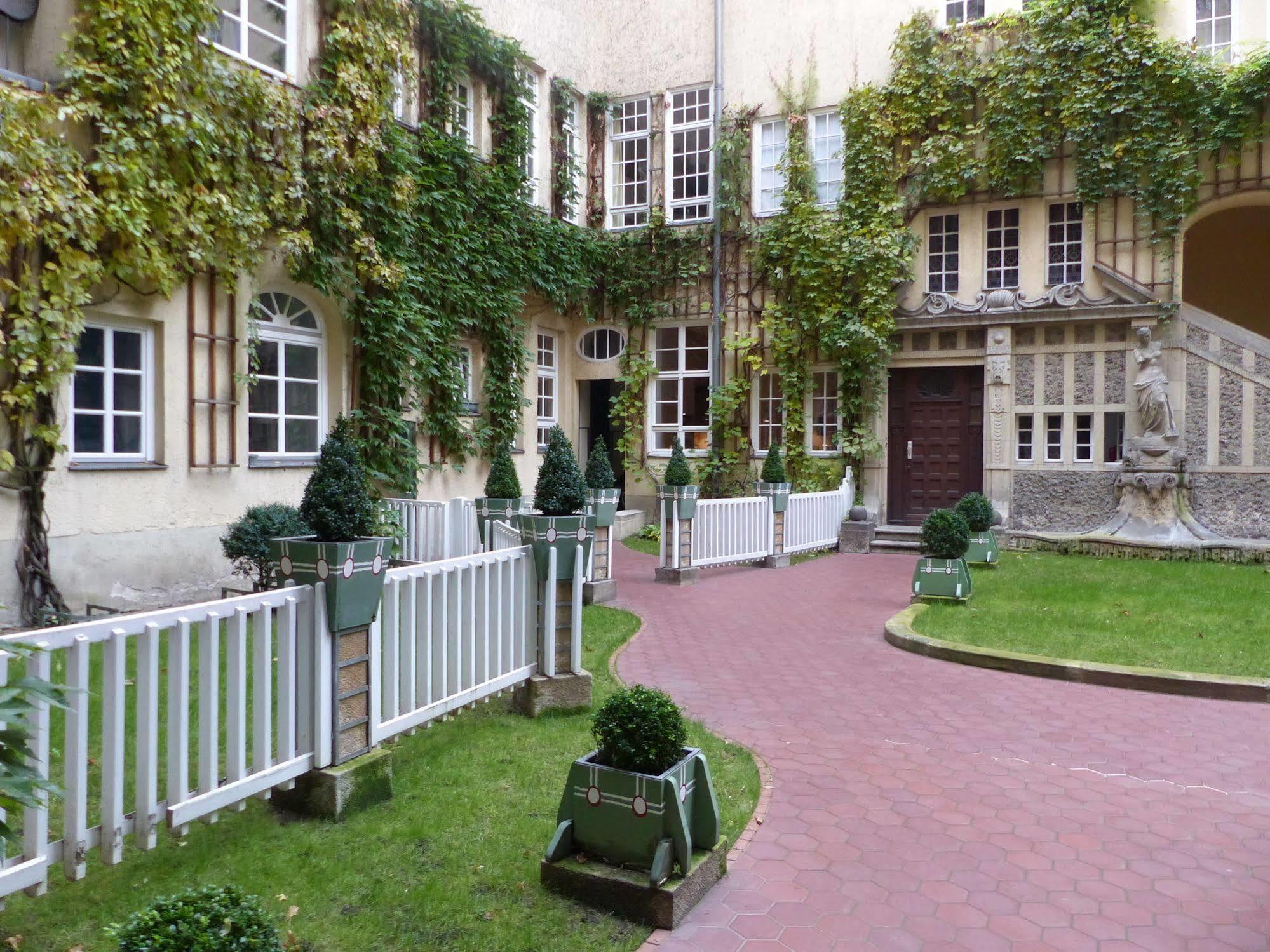 Hotel Pension Waizenegger Am Kurfuerstendamm Berlin Luaran gambar